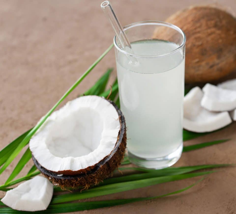 whatampampamp39s the benefits of coconut water